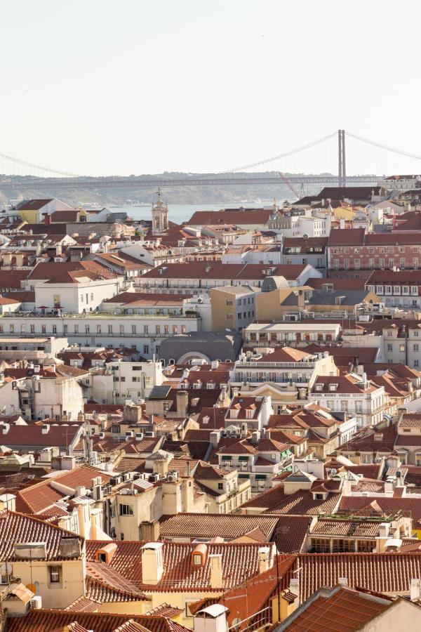 Joivy Marvelous 3-Bed Home With Astonishing View And Terrace, Nearby St George Castle Lisbon Exterior photo